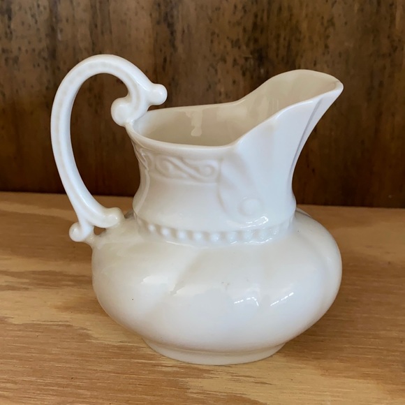 Lenox creamer